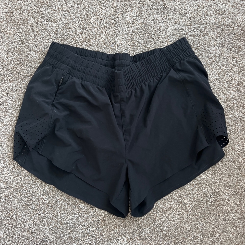 Athleta hustle shorts size M